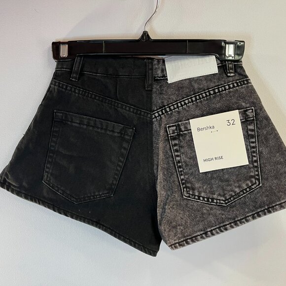 Bershka Women's Two-Tone Black Denim Mini Shorts - Size 00 - NWT - Picture 3 of 4
